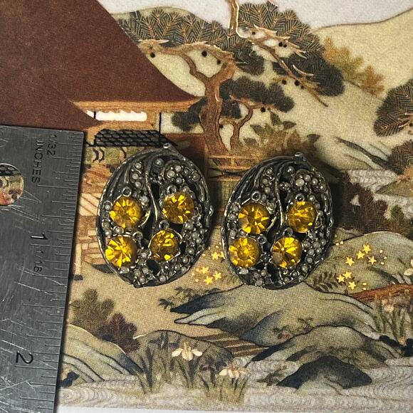 Vintage Large Floral Clip Earrings Silver and Amber Tone Stone - Picture 5 of 6